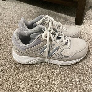 New Balance 840 V2 sneakers in gray/tan suede size 10